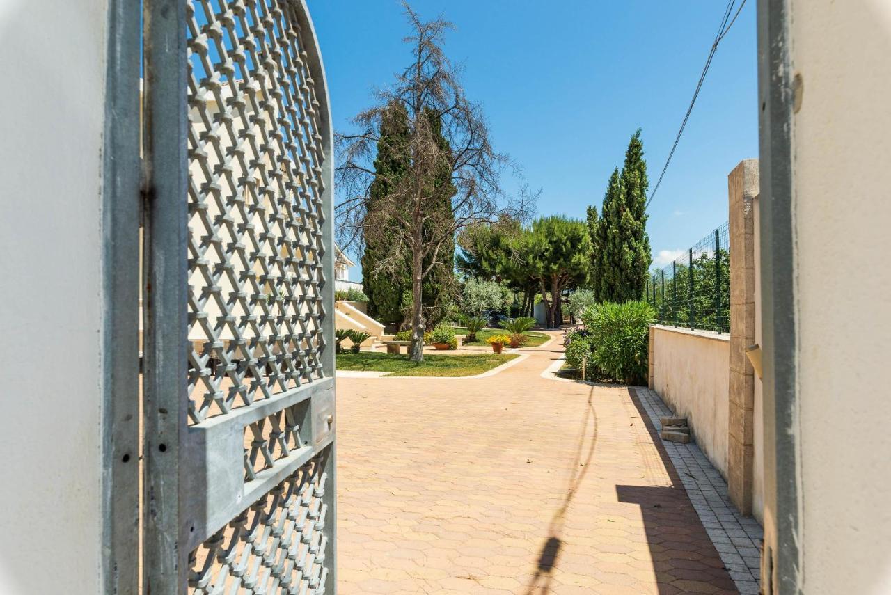 Casa Agapantus con piscina da Giugno Bari Exterior foto